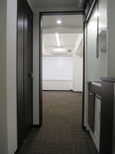 【玄関】　玄関→執務室入口