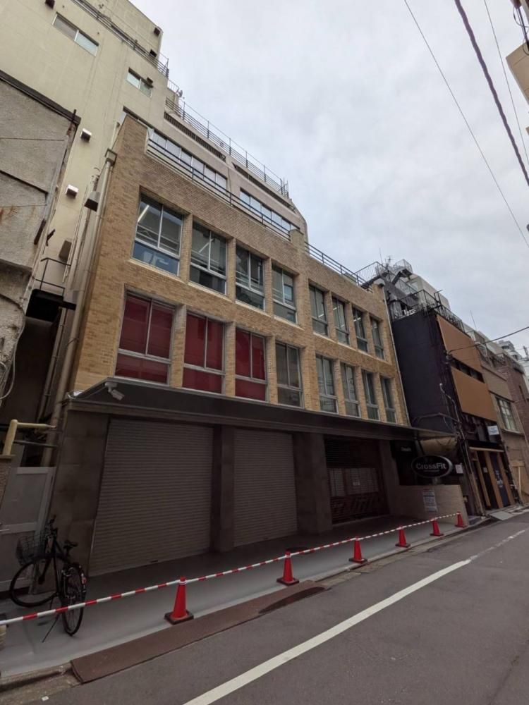 �����r��